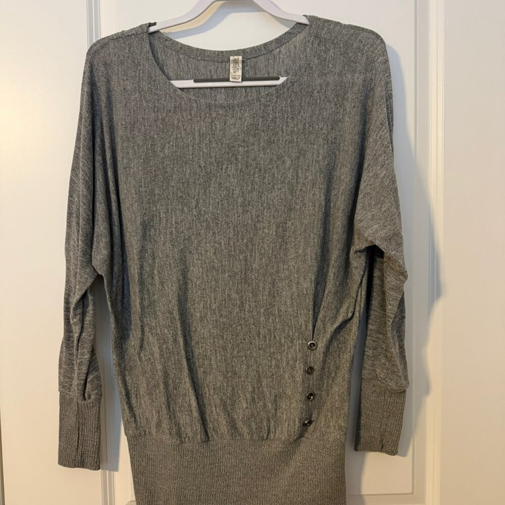 Long Sleeve Sweater with buttons